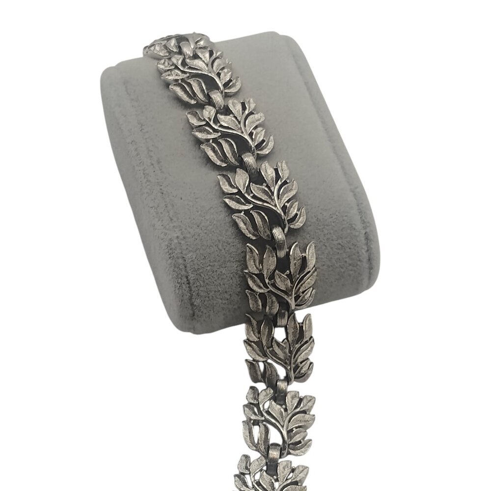 Vintage Trifari Bracelet Silver Tone Retro 80s 90s Costume Jewelry